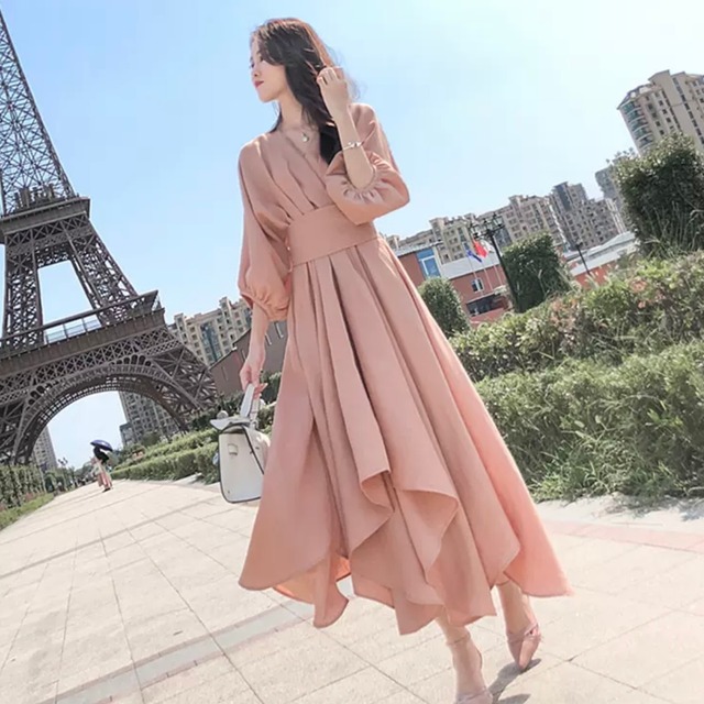 Vネック ロングワンピース フレアスカート 送料無料 ピンク レディース フェミニン ボリューム袖 パフスリーブ 大人可愛い かわいい きれいめ 大人女子 エレガント vネック 肌見せ デコルテ 無地 春 秋 ガーリー 10代 20代 大人 学生 お出かけ 外出 きれいめカジュアル 着回し ファッション デート コーディネート 重ね着 休日 特別な日 お祝い 記念日 メンズウケ カジュアル 普段着 春コーデ 夏 秋コーデ おしゃれ シンプル スタイル ゆったり ファッション 女子会 30代 ママコーデ