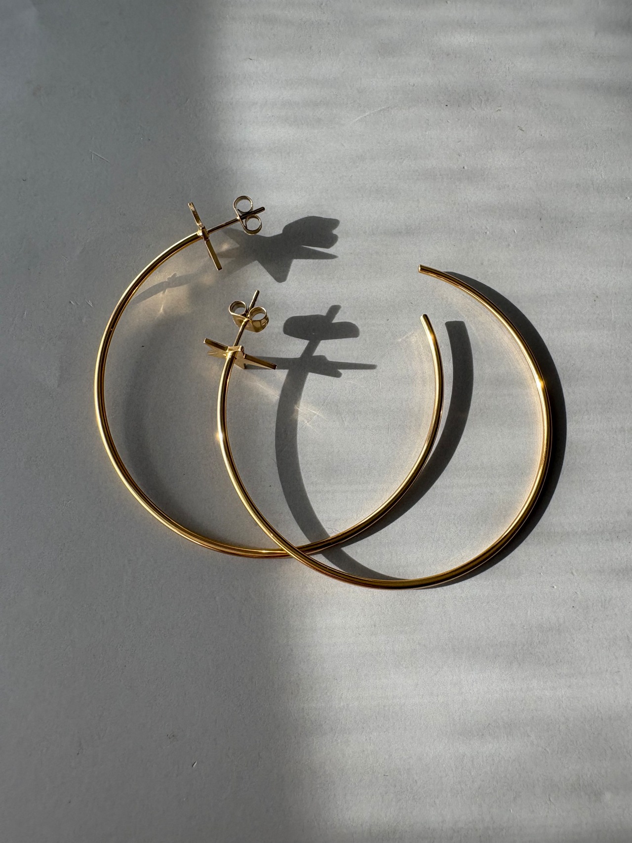 スターポイントフープピアス