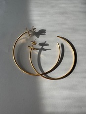 スターポイントフープピアス