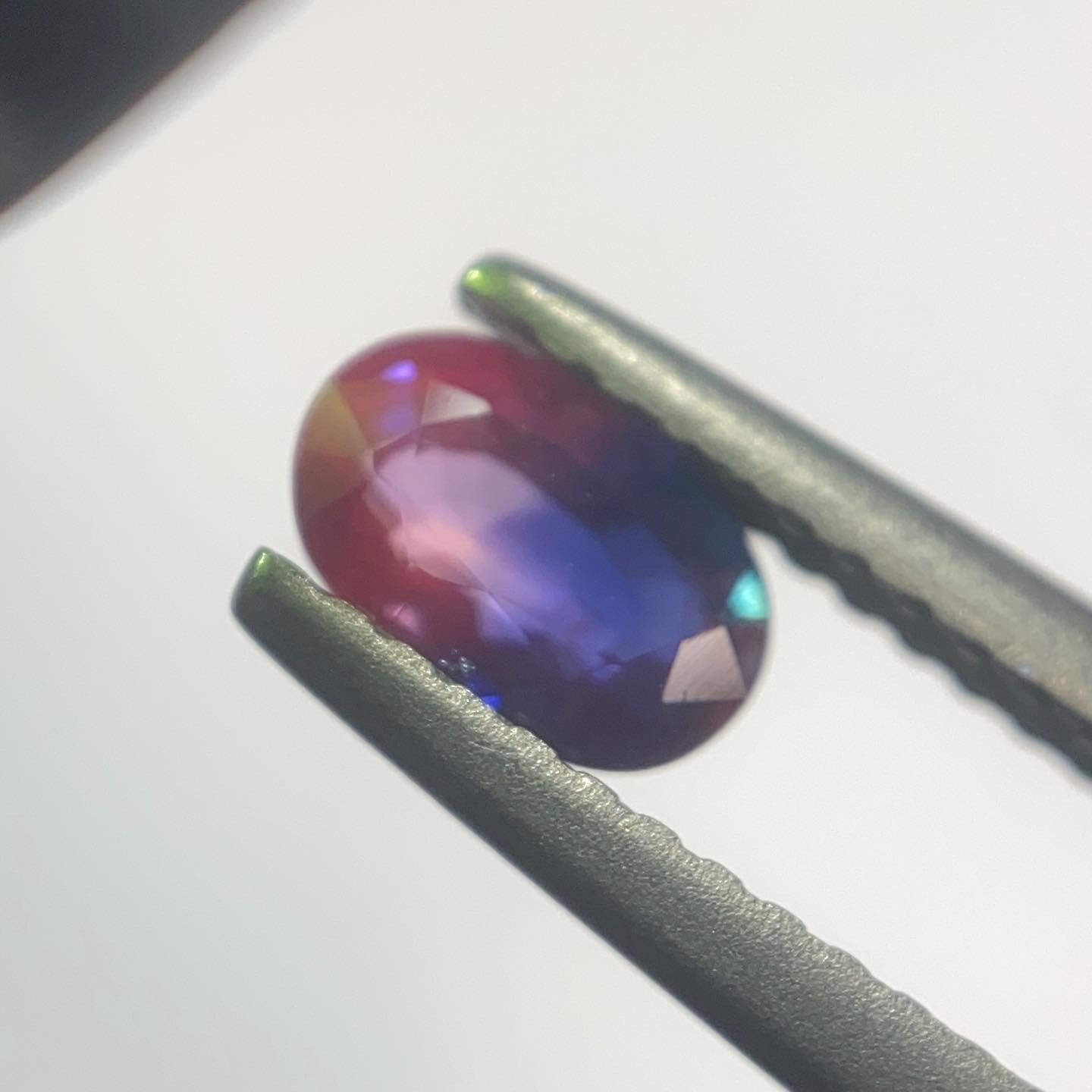 黄昏時 バイカラーサファイア