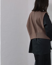 i’m here - Driver’s Knit Vest :Brown|前後スイッチ/ダブルファスナー/立体リンクス