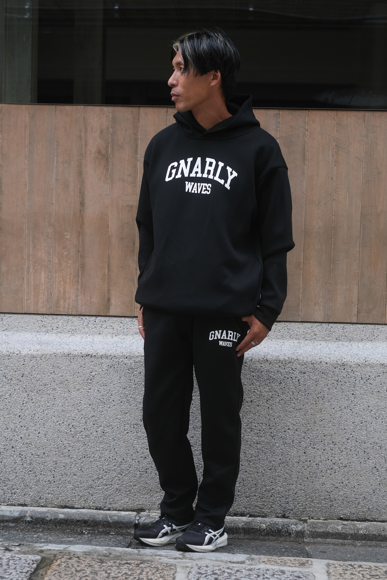 GNARLYWAVES COLLEGE LOGO SETUP