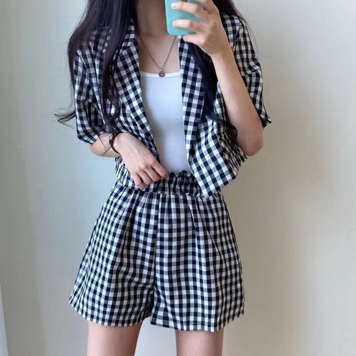 セットアップ レディース スーツ ジャケット テーラード ショートパンツ ギンガムチェック ミニ丈 ワイドパンツ ウエストゴム 半袖 細身 上下セット かわいい 大人可愛い きれいめ シンプル カジュアル 上品 おしゃれ かっこいい レトロ 大人女子 クール モード系 フォーマル ブラック ブラウン 無地 春 秋 10代 20代 30代 40代 ママ オフィス OL 通勤 学生 通学 お出かけ 女子会 着回し 韓国系 ファッション コーデ スタイル 楽ちん 脚長 トレンド 流行 インスタ映え 送料無料