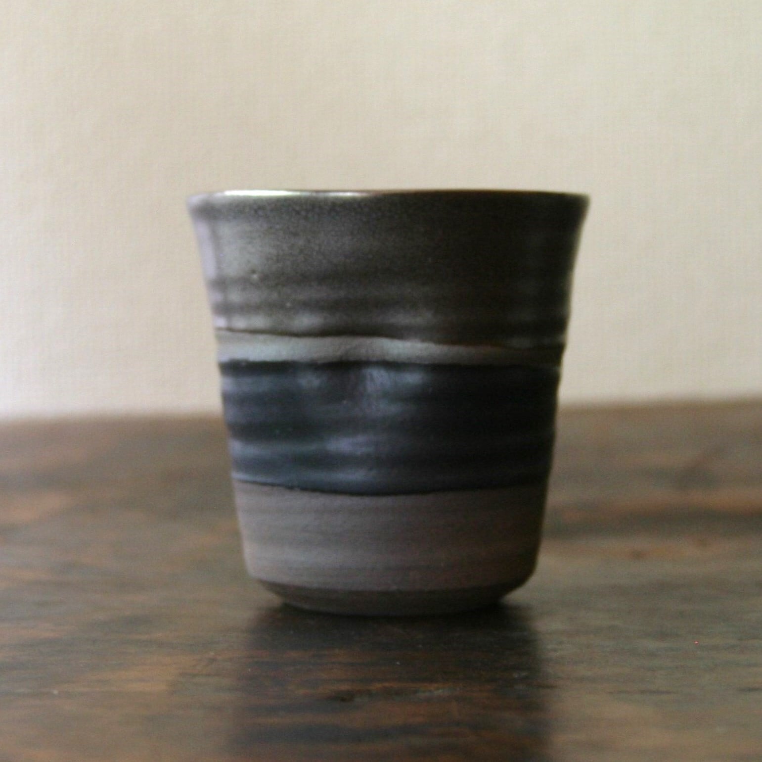 カップ(350 cc )ラスターフリーカップ黒 | TSUNE;田中恒子の器