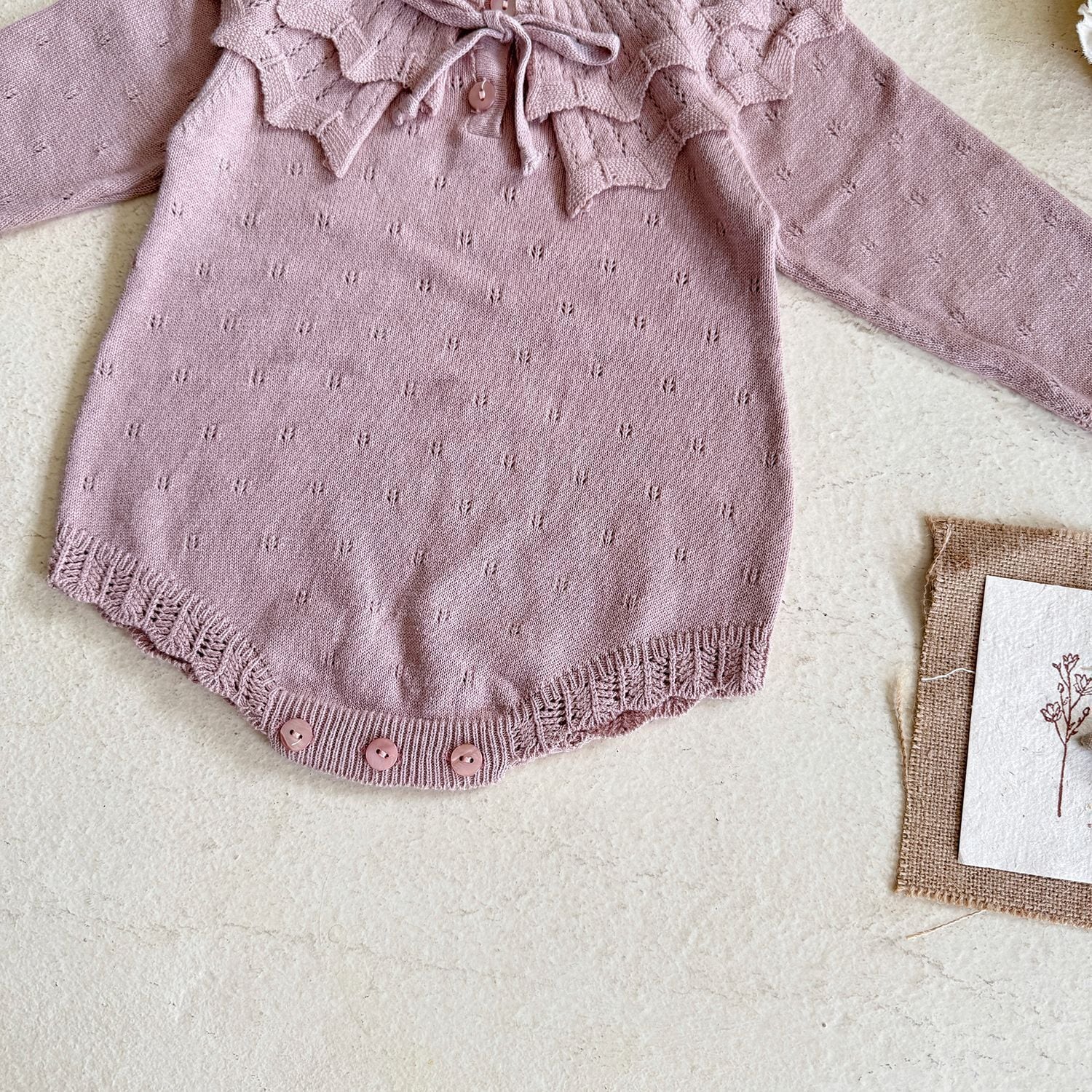 透かし編みニットロンパース