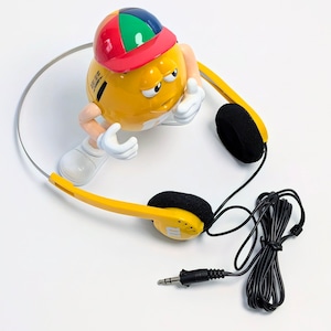 ⚡️SPECIAL LIMITED⚡️☆ DEADSTOCK / VINTAGE early 90'☆【 m&m's ( エムアンドエムズ ) 】Yellow Character Radio with HEADPHONES / イエローキャラクターラジオ / ポータブルラジオ 〚アメリカン雑貨 アメトイ〛