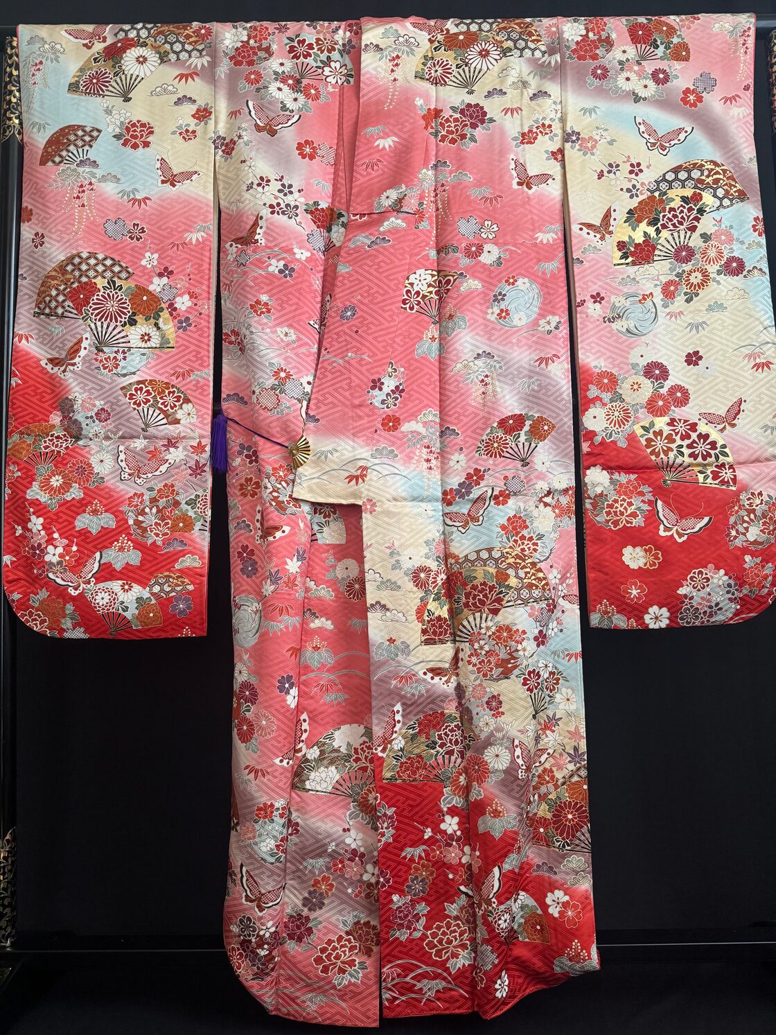 成人式 振袖 ほぼ未使用品Sサイズ着丈160cm裄56cm毬に草花模様 