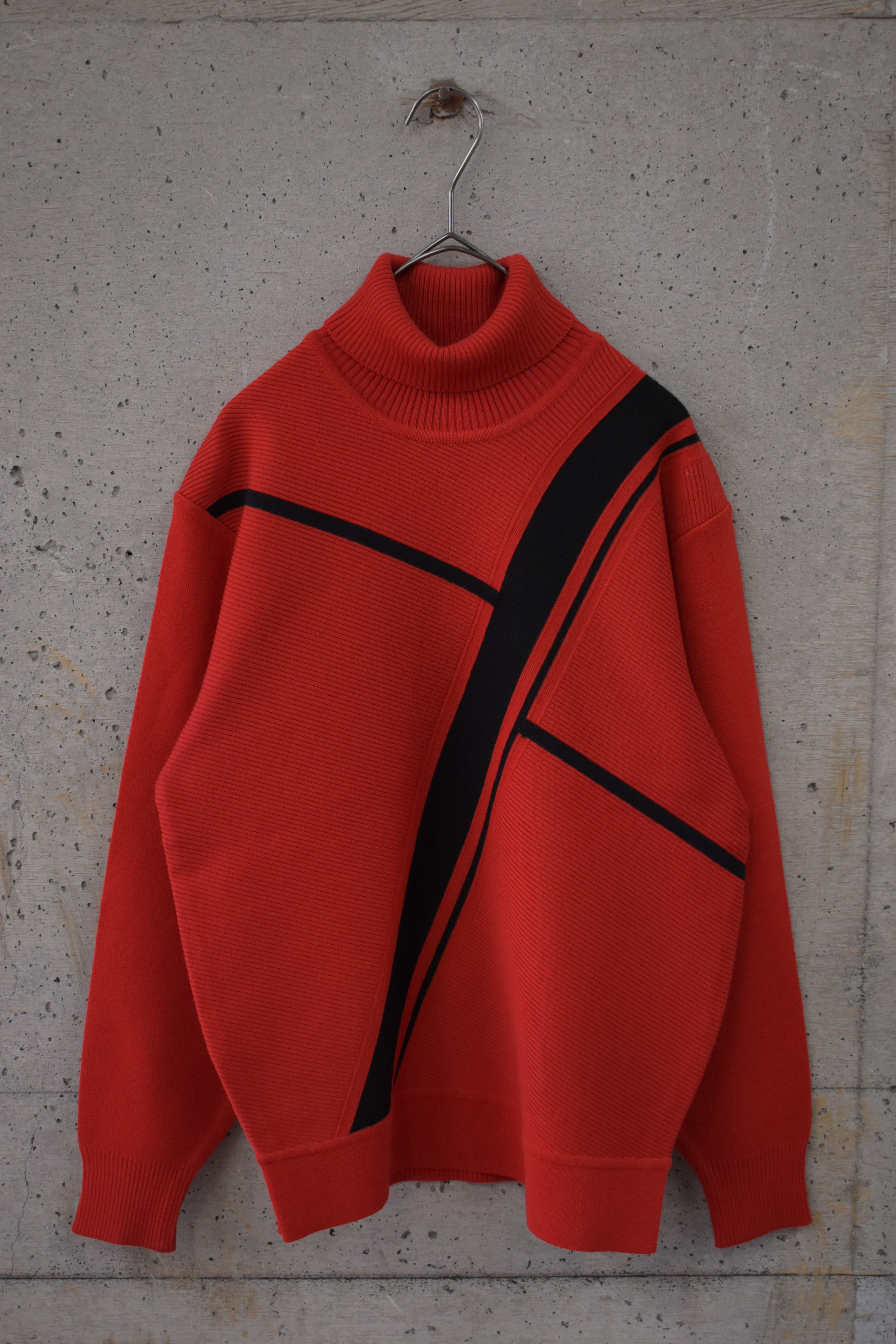 black line red knit