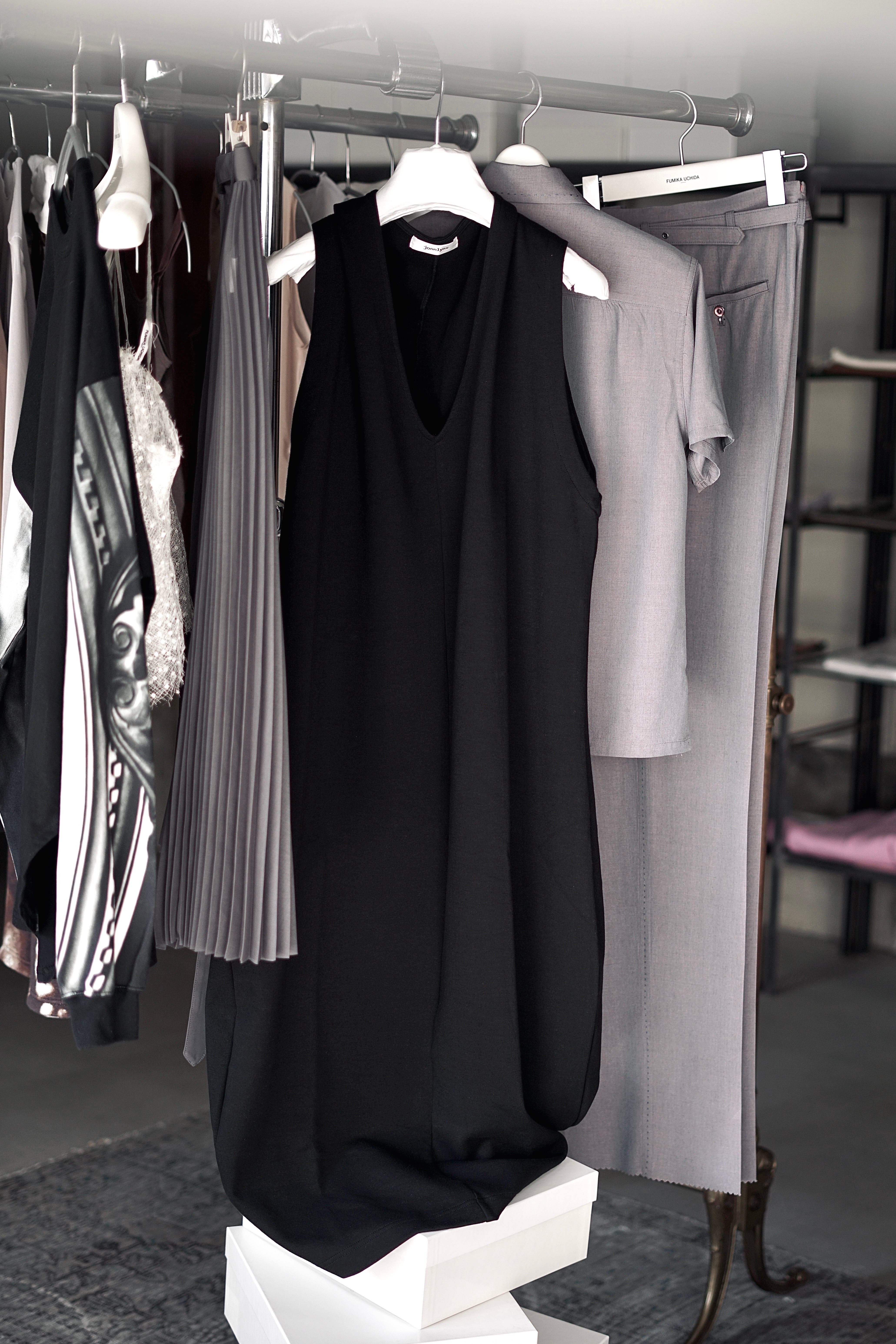 Johnnnny_Bページ jonnlynx / cardboard dress ( black ) | JUQUI Online