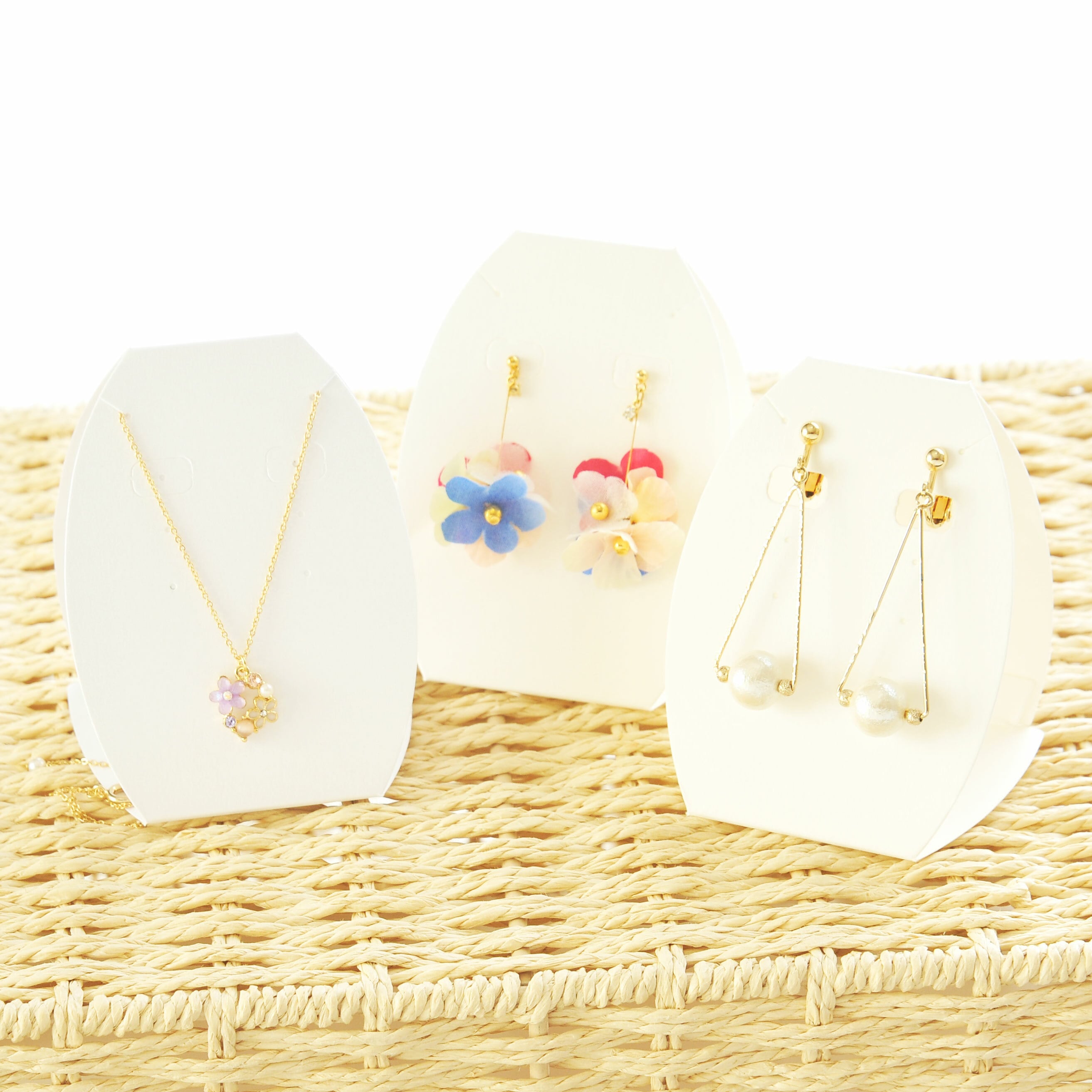 3way 】立てて使える！卵ちゃん台紙（マット紙）15枚 日本製 D124