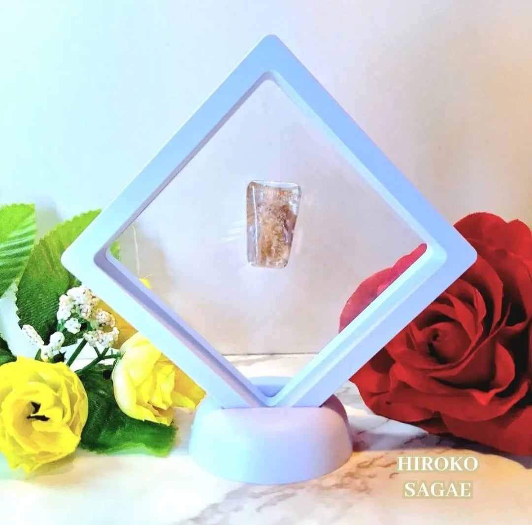 ガーデンクォーツ　龍の彫り物　110g 持ち歩き　握り石　インテリア　縁起物 ガーデンクォーツ 龍の彫り物 110g 持ち歩き 握り石 インテリア