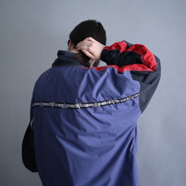 3-tone switching and taping design nylon anorak