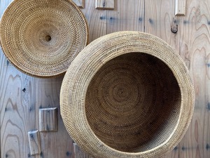 アタの蓋つきバスケット　大