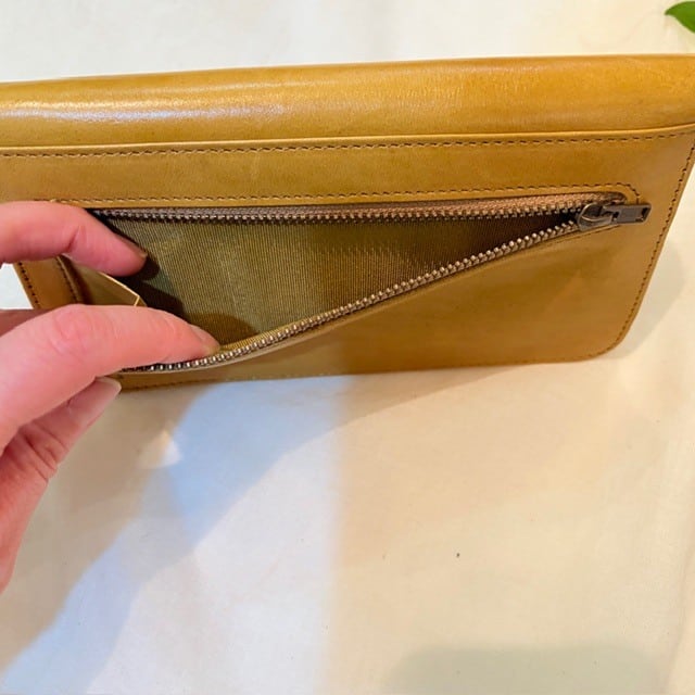 B.stuff　「フラウ」マルチコンバートメント長財布(ディジョン)