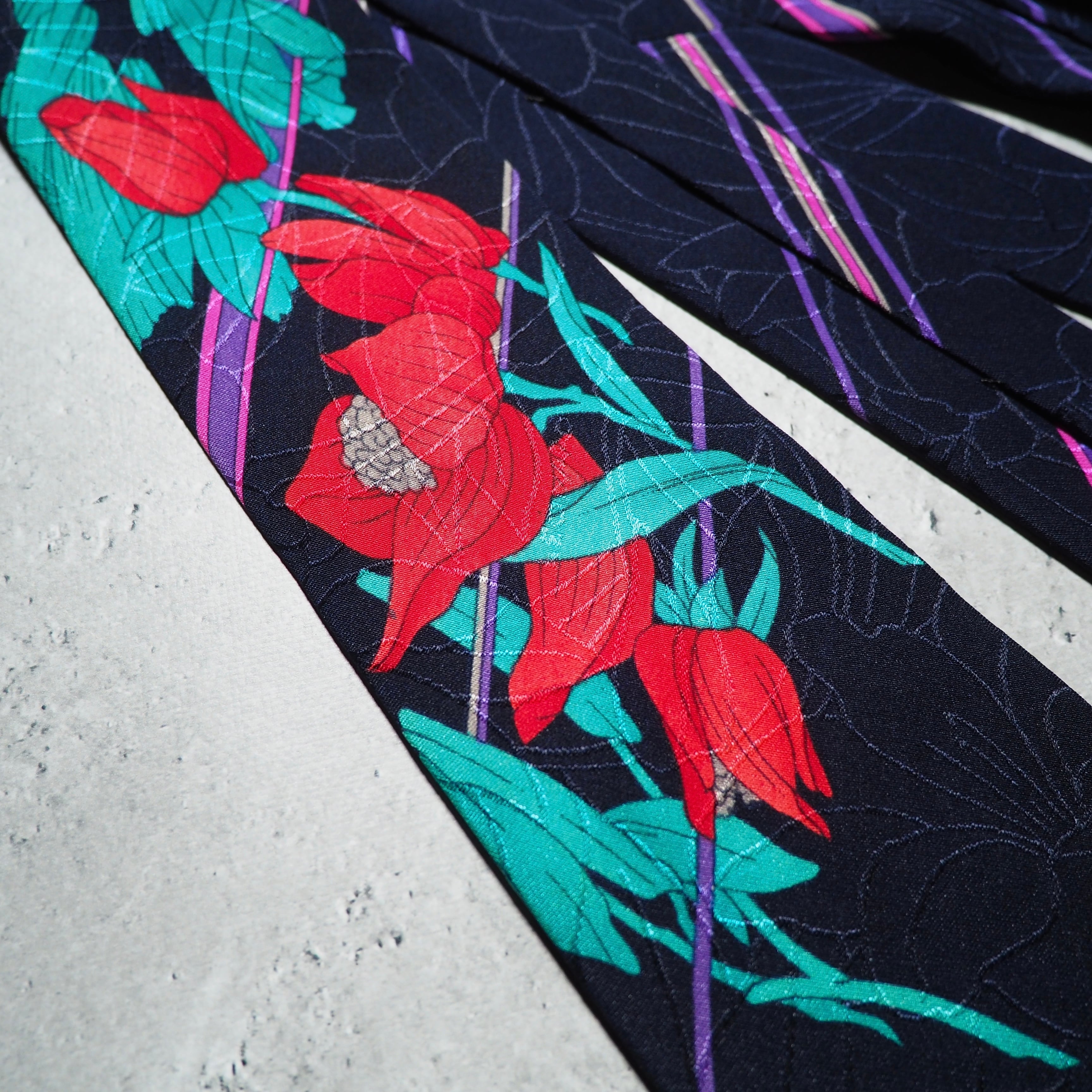 " Leonard " Beautiful Flower pattern Design vintage silk Tie (made in Italy)