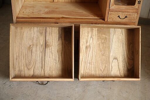 古い木枠のガラス戸棚　木製引き出し6杯　食器棚　本棚　キャビネット　古家具 古い木枠のガラス戸棚 木製引き出し6杯 食器棚 本棚