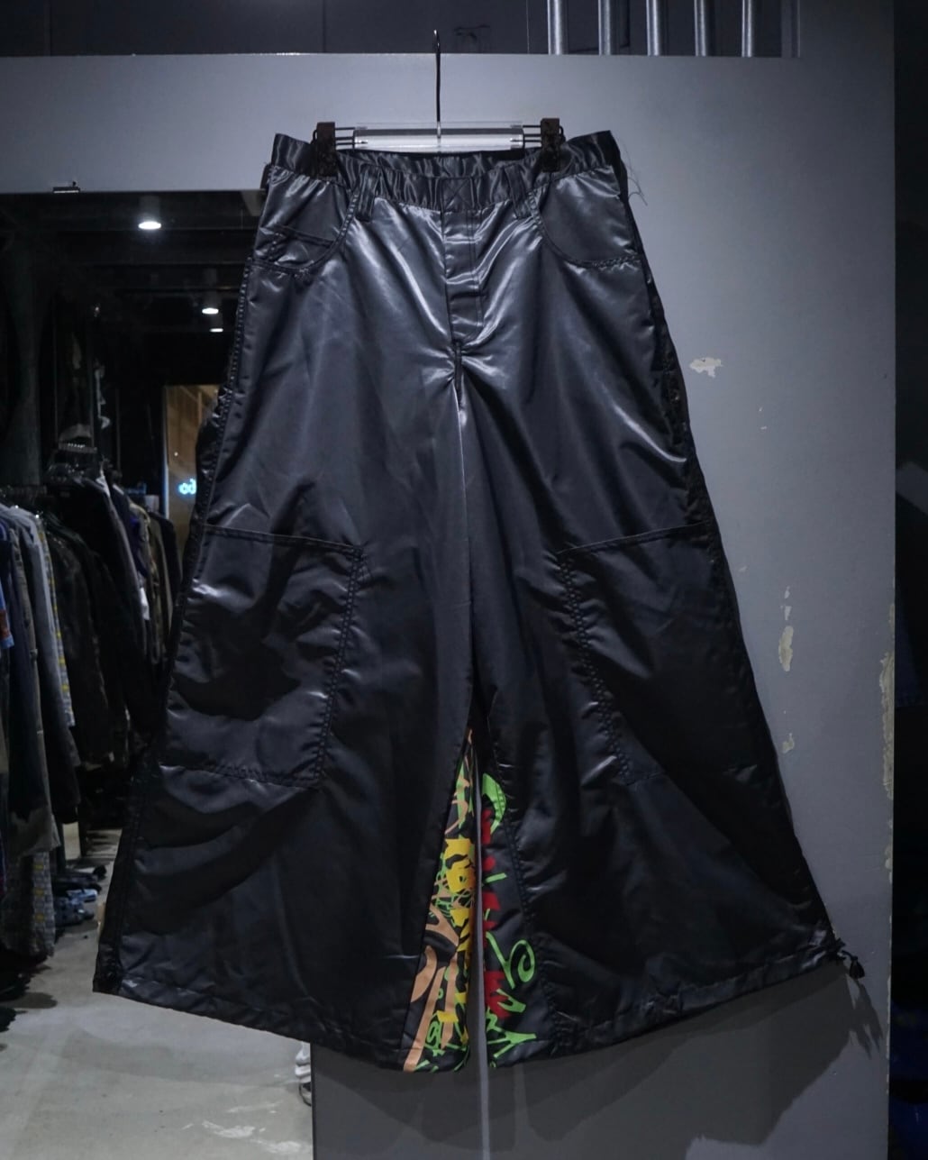 add (C) vintage】“PIG PEN” Grafity Print Vintage Rave Pants | Caka