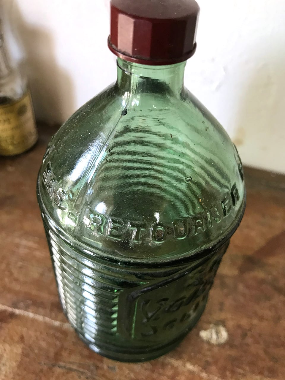 エンボスロゴ入り 液体せっけんのガラス瓶 | Brocante de La Cocotte