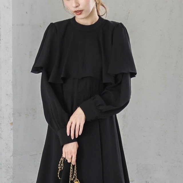 ラッフルフリルケープワンピース　D050