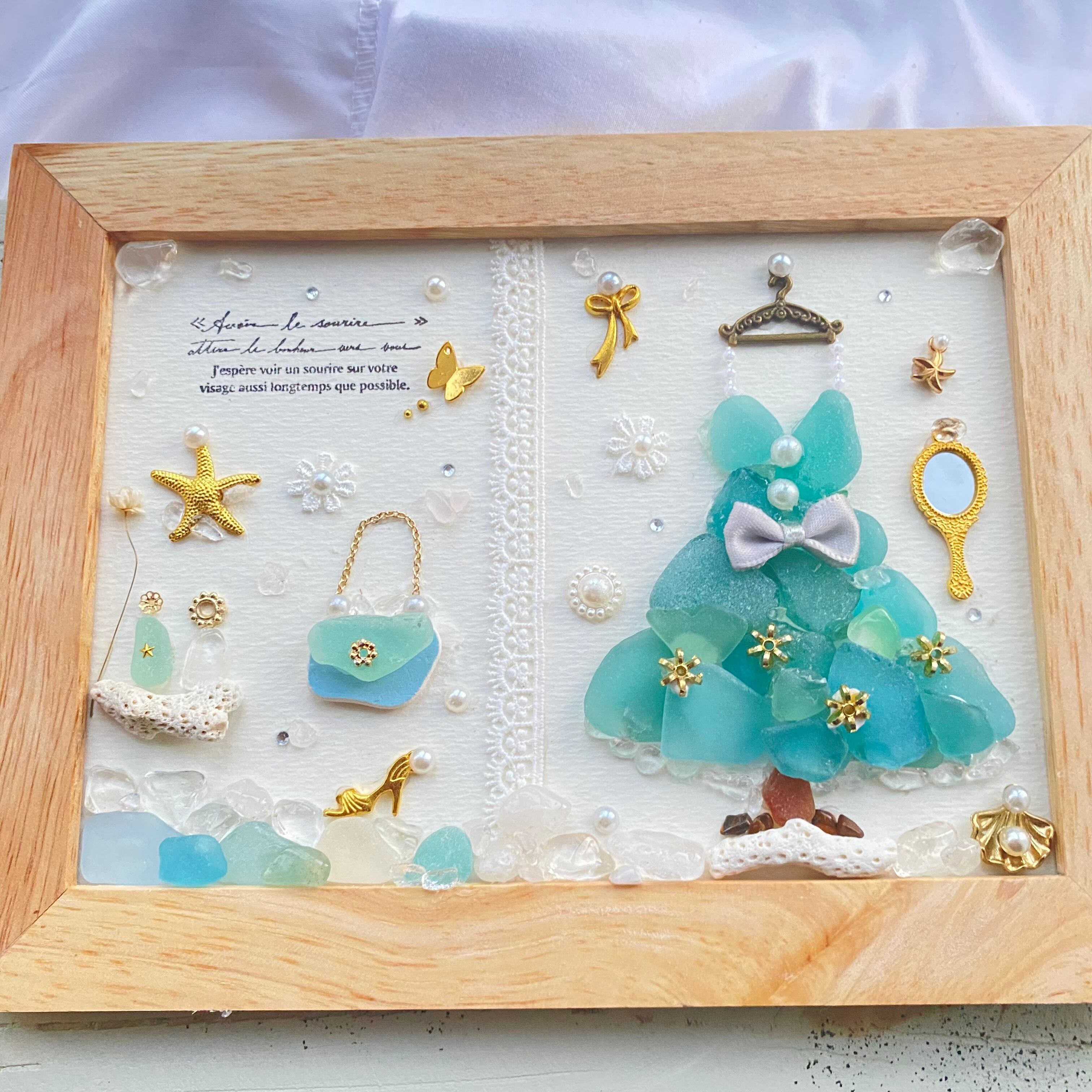 "美しい海色ドレス。"