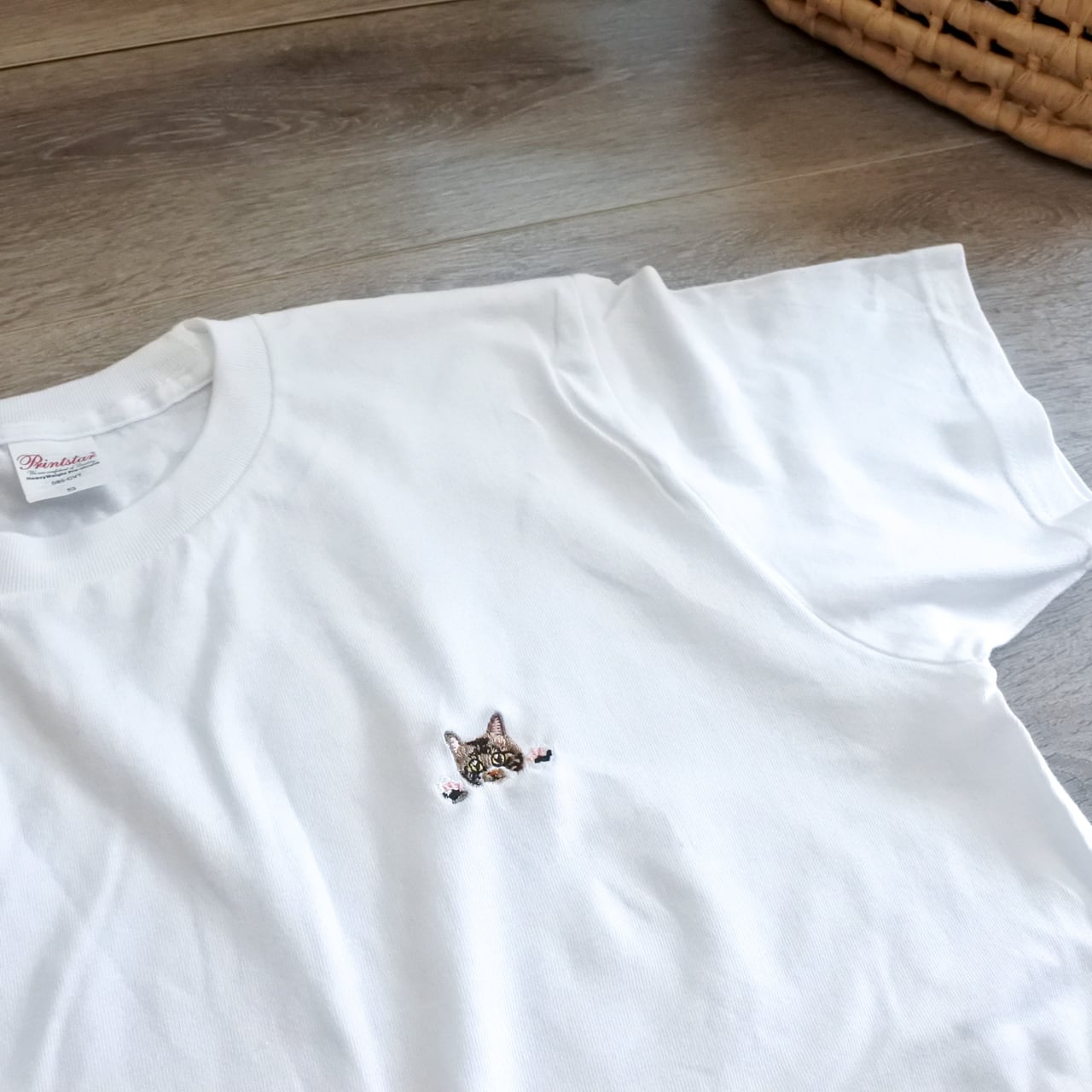 うちの子刺繍Tシャツ【缶バッジ刺繍/リピート専用】 | コイトネコ