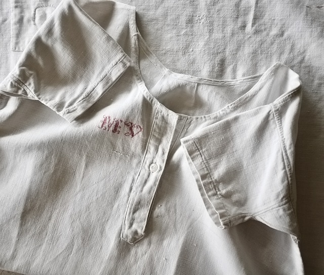 1900s フランス 手織リネン 大きなモノグラムと牧歌的ワンピース アンティーク