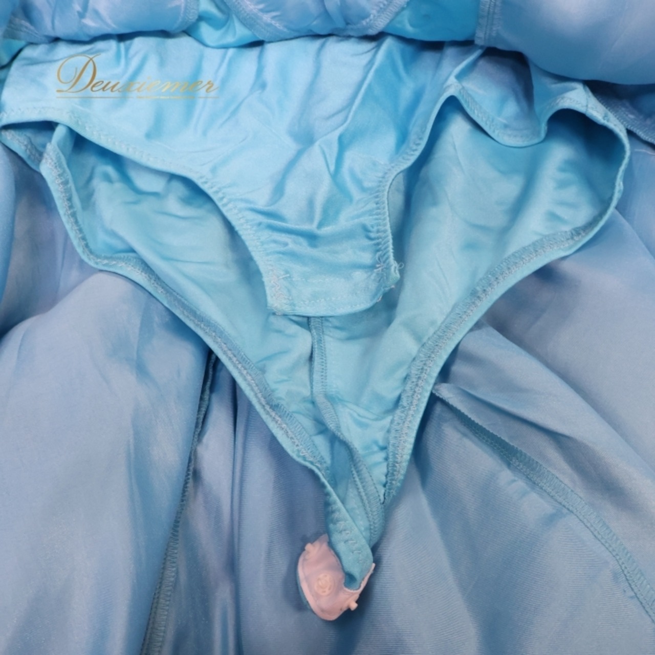 社交ダンス 衣装 スタンダードドレス ワンピース ドレス スタンダード フロート 水色 レース フリル ブラック 黒 デモ 競技 ダンス パーティ 発表会 ブルー系 ゴージャス 華やか デザイン フリルスカート 競技用 おしゃれ ステージ衣装 綺麗 優雅 ファッション ショー用 フロート