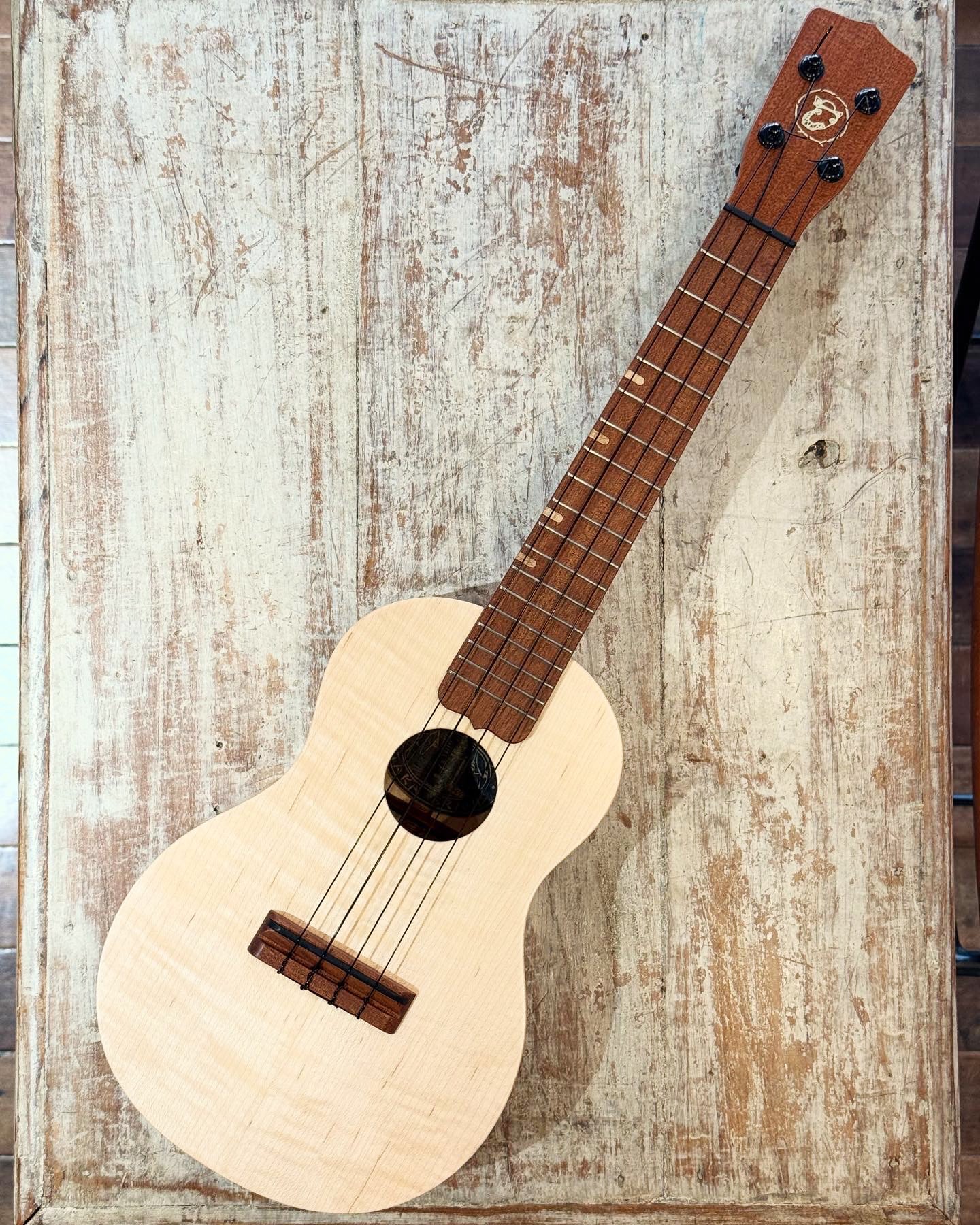 ビルダー | ファインウクレレ