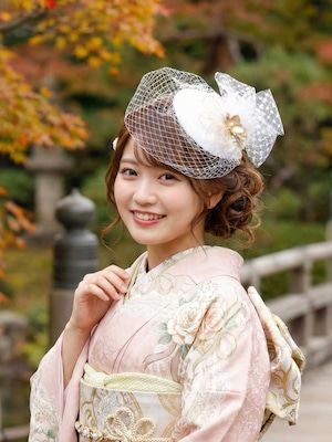 【アメリカンフラワートーク帽 ホワイト】一点もの 成人式 卒業式 結婚式 k-0075