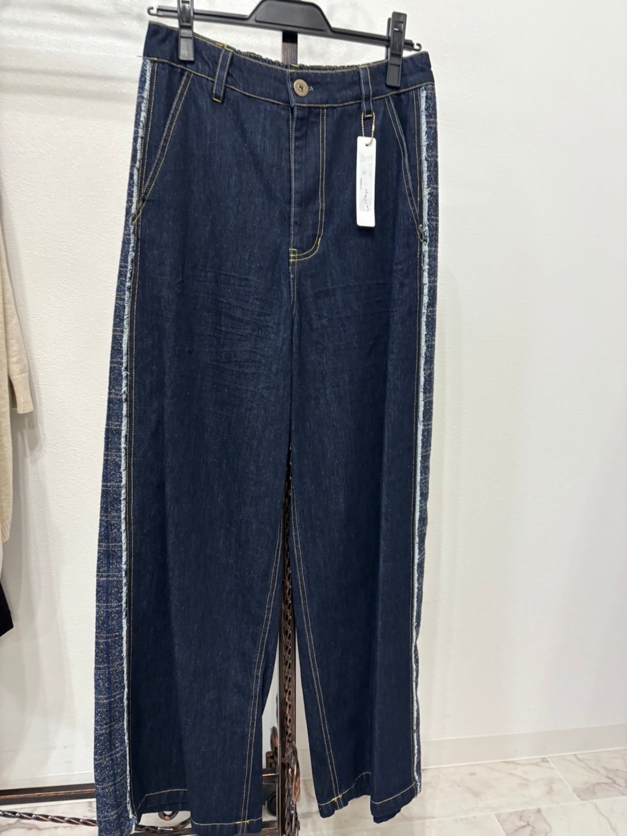 praia サイドフリンジ使いワイドパンツ LEI-2428B