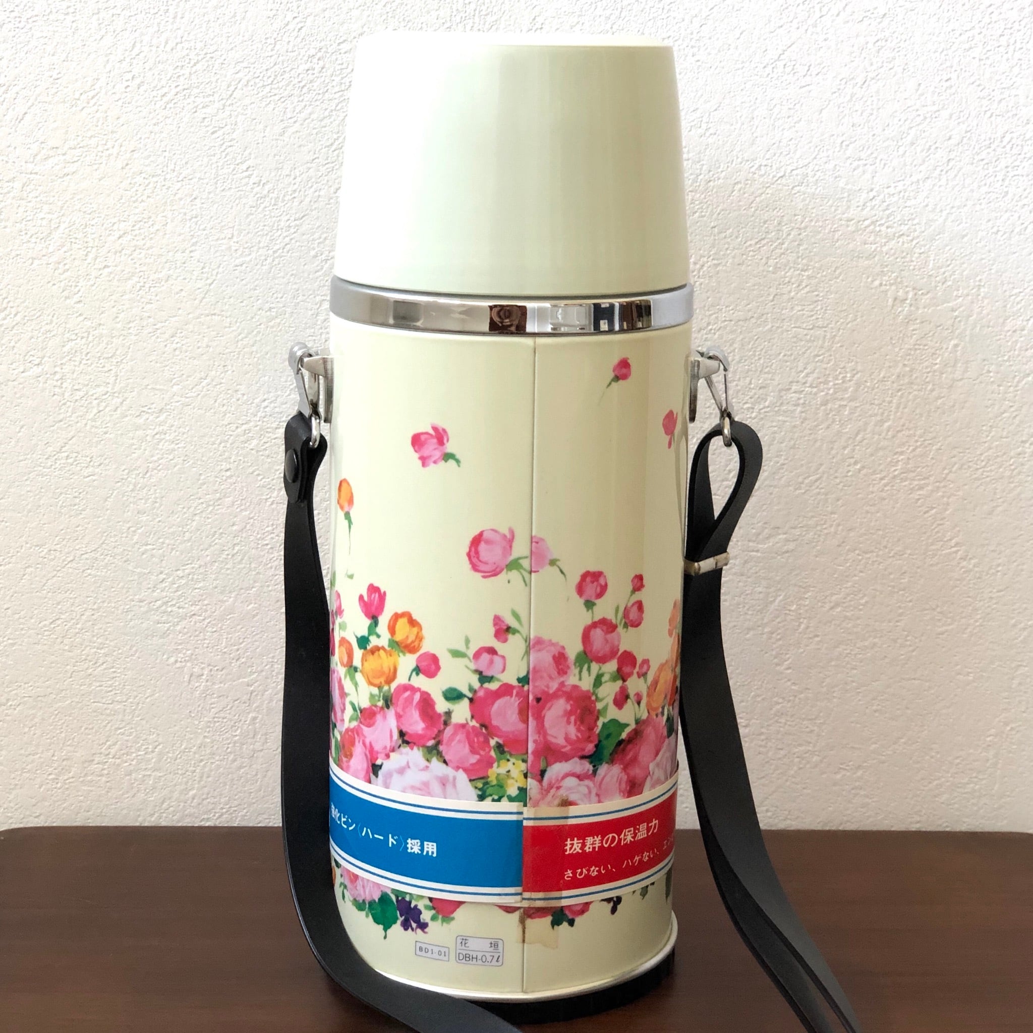 タイガー花柄の白い水筒 | コルビジェ