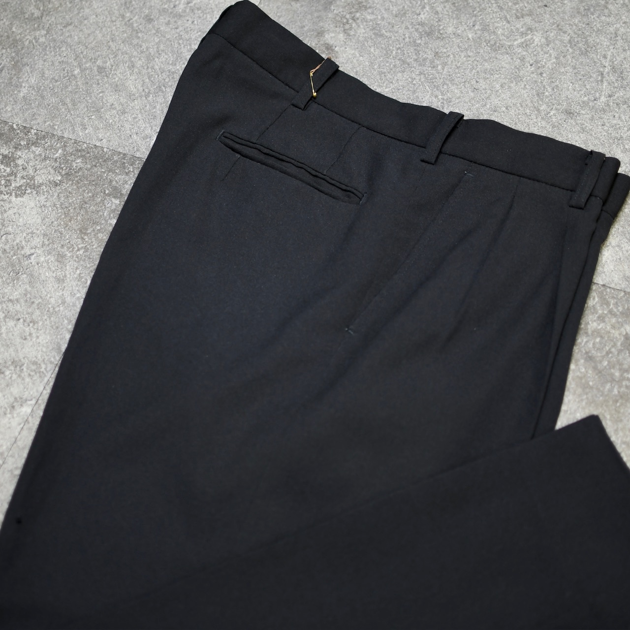 black 2tuck slacks