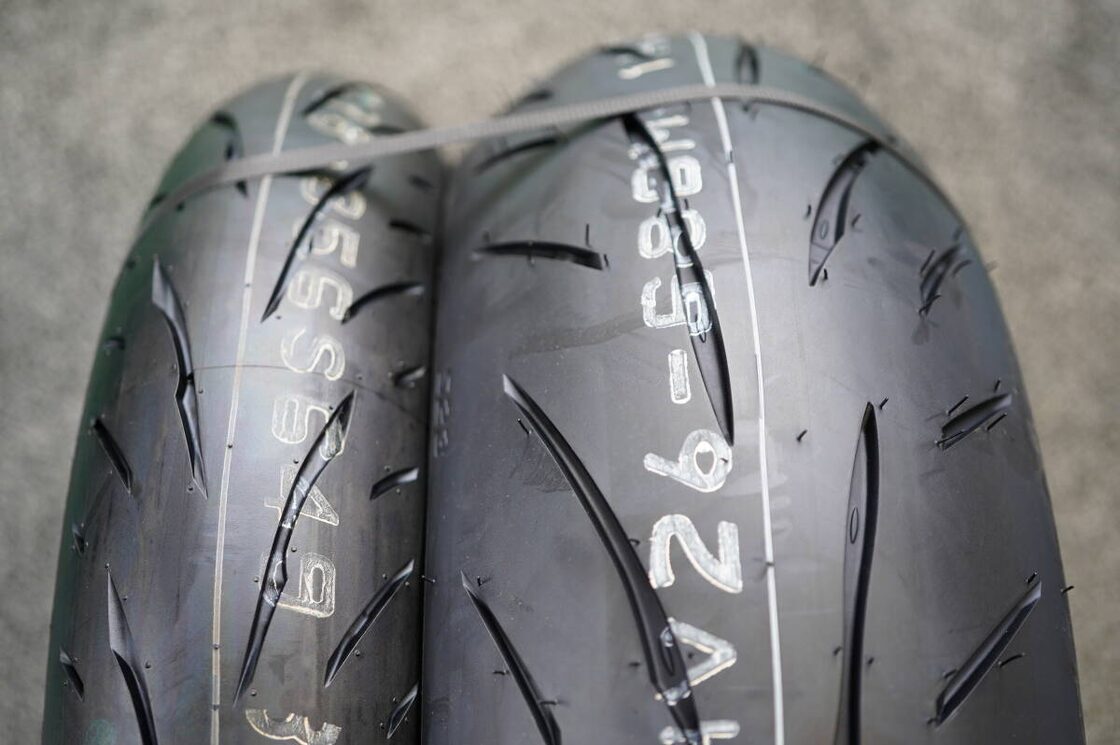 新製品】ブリヂストン BATTLAX HYPERSPORT S23 120/70ZR17 + 190 