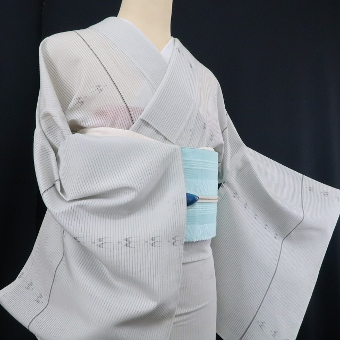 新品 絽芭蕉 縦絽 夏着物“夏の軌跡にその身を重ねただひたすらに風を 