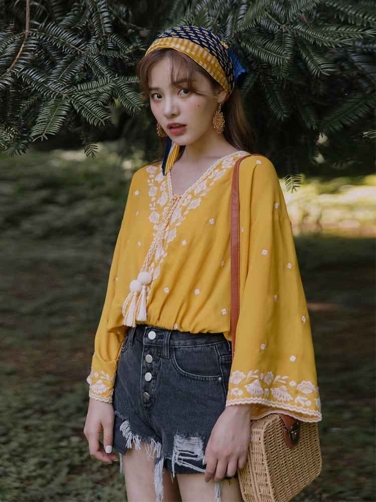 1307 美品 ヴァレンティノ シャツ ブラウス 花柄 シルク 黄色 黒 1307 美品 ヴァレンティノ シャツ ブラウス 花柄 シルク 黄色 黒