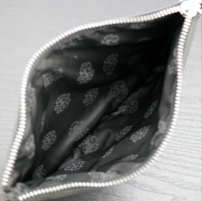 CHROME HEARTS クロムハーツ エナメルポーチ スクロールラベル CHROME HEARTS クロムハーツ エナメルポーチ スクロールラベル