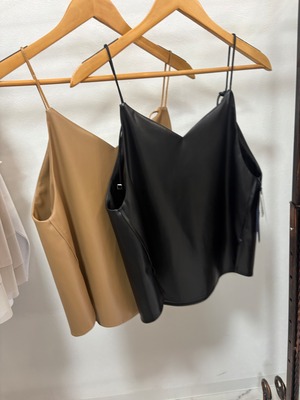 ROBE フェイクレザービスチェ　621447