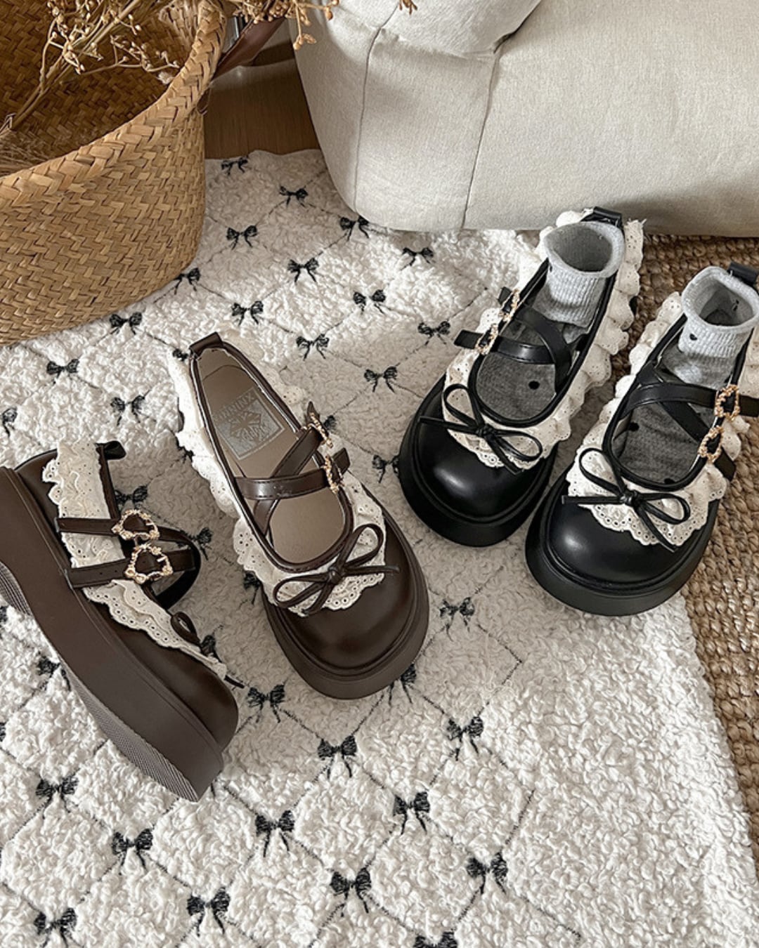 フリルレースクロスストラップパンプス(2 colors) 25W08358