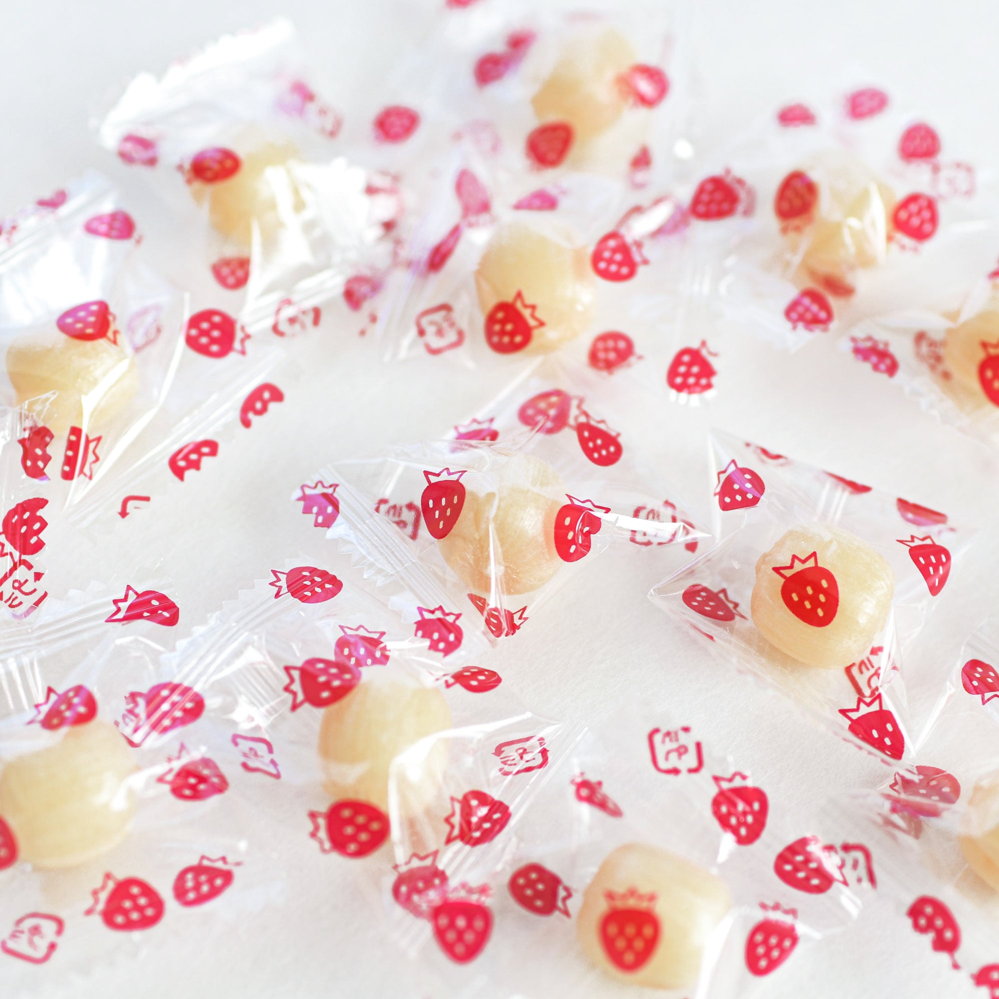 伊豆紅ほっぺのつぶつぶ苺みるく 70g | 甘信堂製菓｜ご自宅用「飴