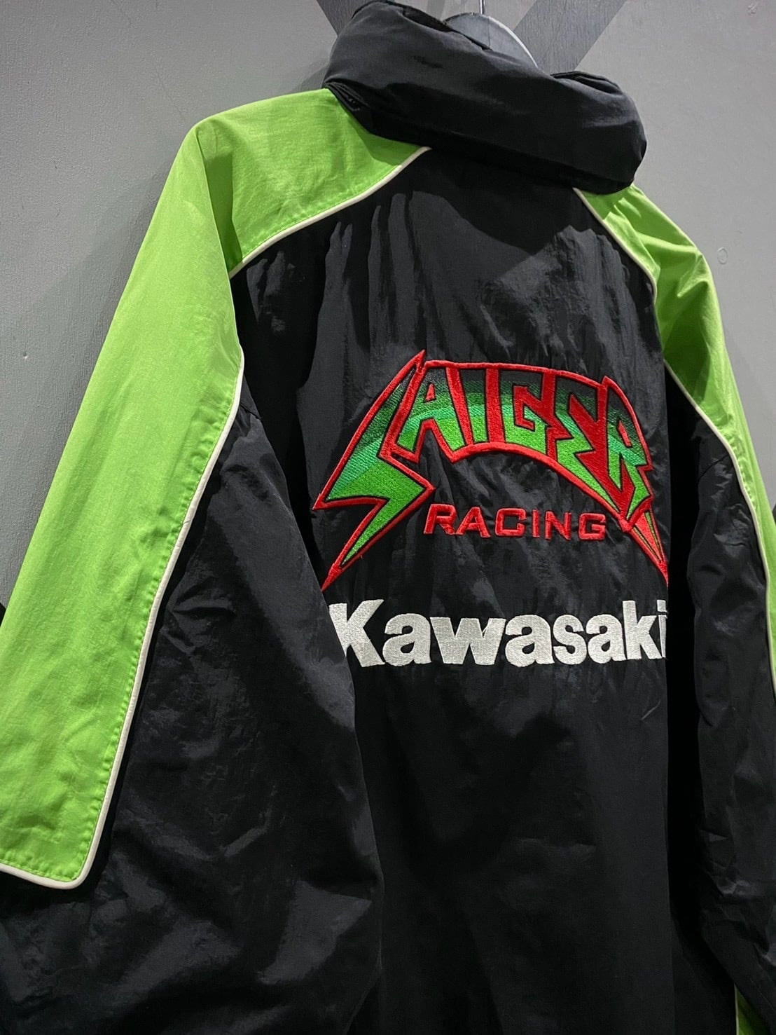 X VINTAGE】“KAWASAKI” Logo Embroidery Loose Hooded Nylon Jacket