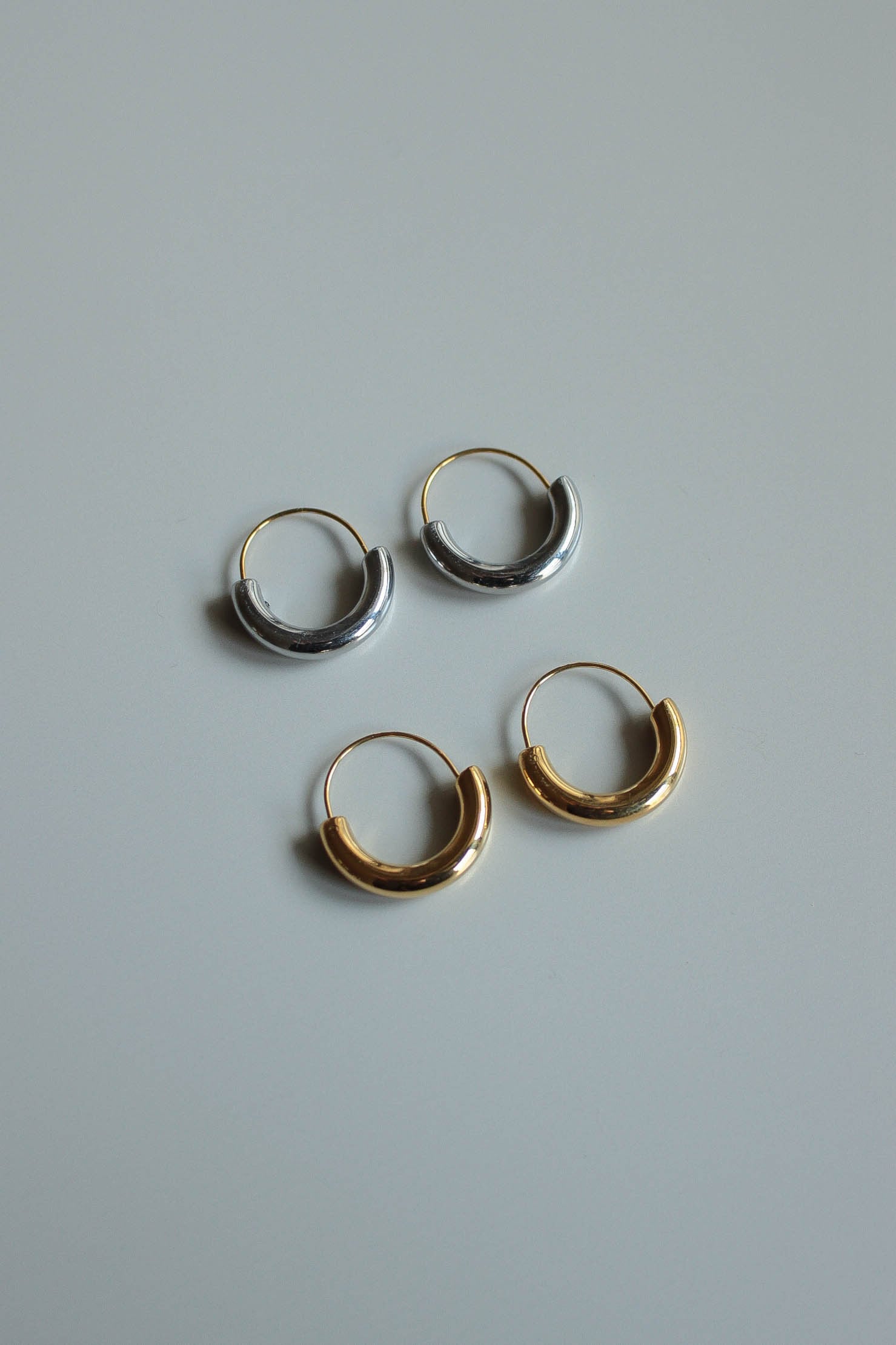 Lock Hoop Pierce | 金属アレルギー対応のアクセサリー ebine