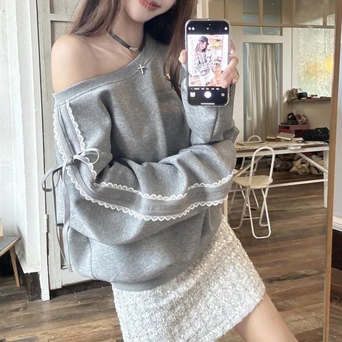 2カラー スウェット サイドライン グレー レース リボン ワンショルダー トップス オフショルダー トレーナー ルーズ 長袖 レトロ 大人可愛い ガーリー カジュアル a851944294921