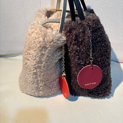BARDOT ROSE 大人気 フワモコファートートバッグ(再入荷)