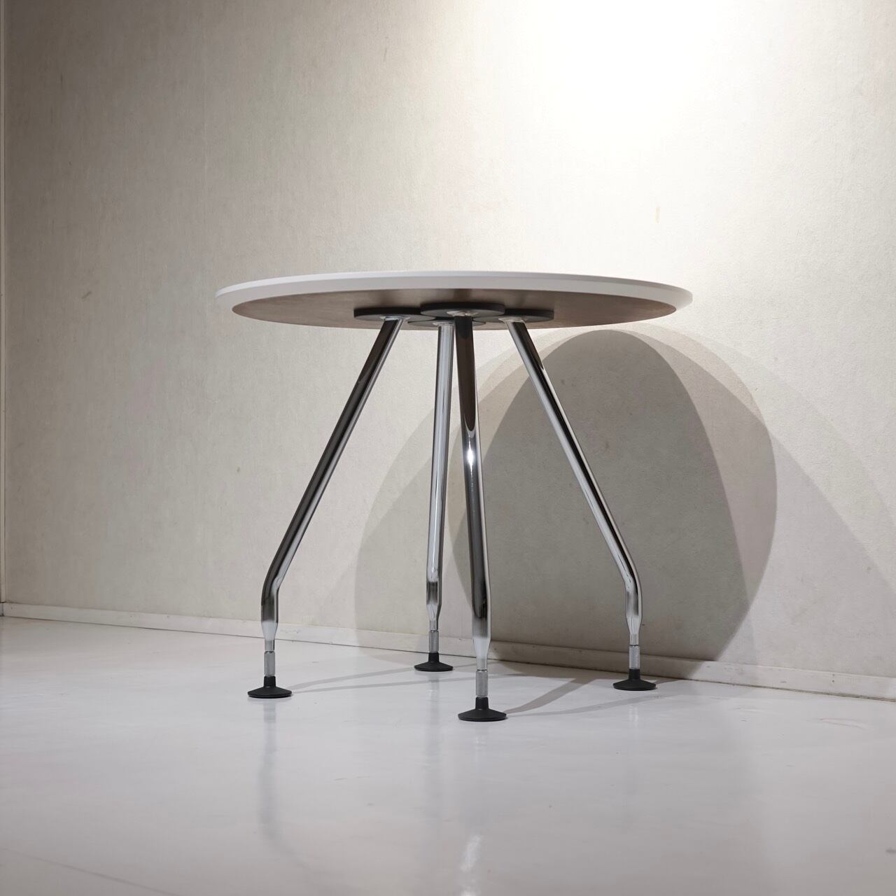 Vitra ヴィトラ Ad Hoc アドホック ダイニングテーブル ラウンド