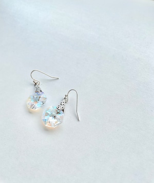 華やぎSwarovskiピアス