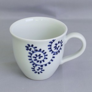 砥部焼 千山窯 丸型マグカップ 部分蛸唐草