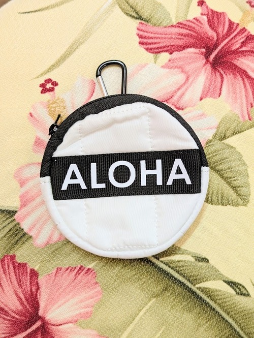 ALOHA キルティング ラウンドミニポーチ（カラビナフック付き）WHITE