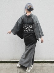 【レディース】仕立て上がり 絞り染め麻着物 グレーに黒　[B1267]