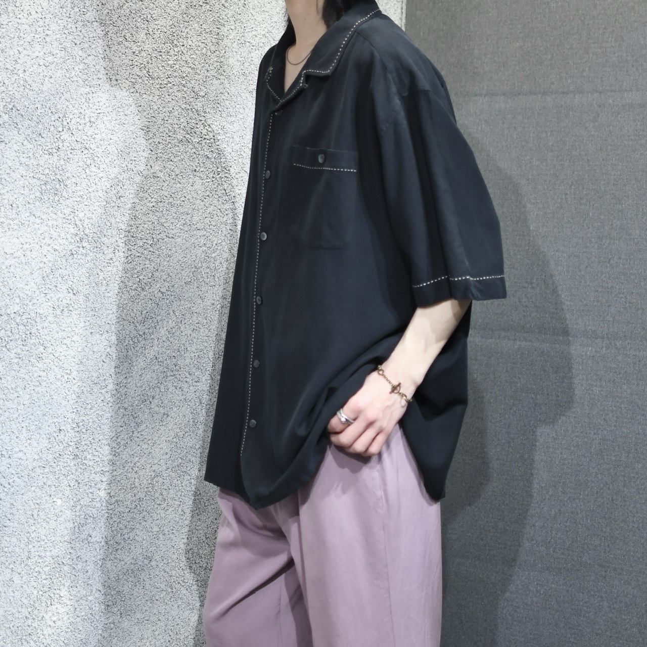AXIST hand stitch design silk open collar shirt