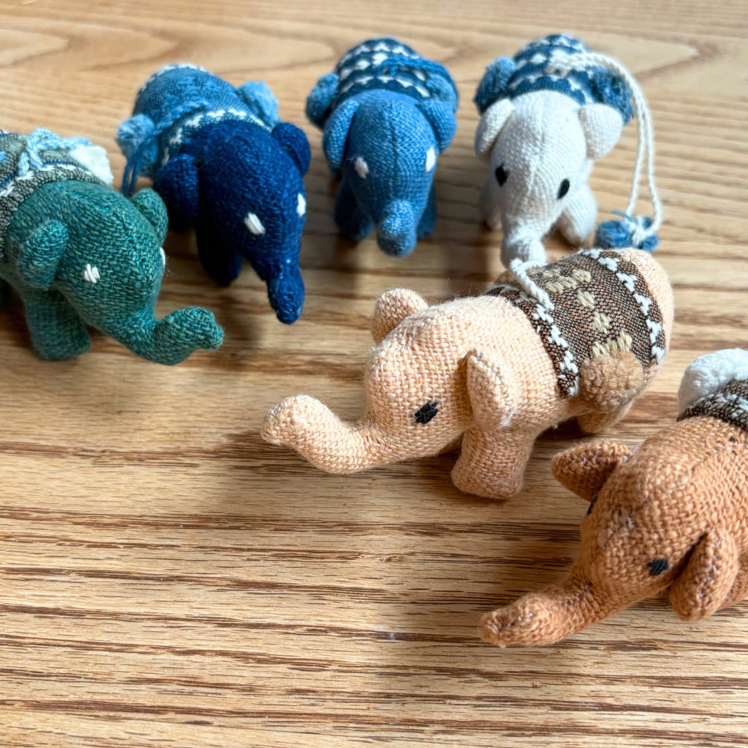 ストラップ ゾウ 動物占い 新品未使用 新品未開封 MIGAWARI 動物占い キーホルダー ストラップ ゾウ 象 紫